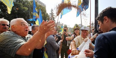 Выборы без гречки. Как активисты под Радой требовали отменить мажоритарку