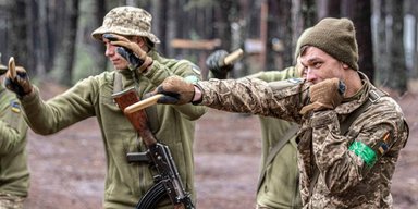 "Контракт 18-24": Зеленський анонсував розширення програми