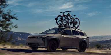 Дороже собрата: самый большой электрокроссовер Toyota шокировал ценой (фото)