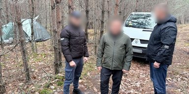 Начальника Дарницкого управления полиции, который исчез с миллионами гривен, нашли в лесу в палатке (фото)