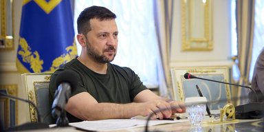 "Не уменьшать состав специалистов": Зеленский отреагировал на скандал с переводом авиатехников