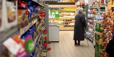 "Трусливый поступок": мужчина едва не убил менеджера супермаркета лопатой из-за условий труда