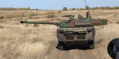 Украинские морпехи получили еще 40 колесных бронемашин AMX-10RC (видео)