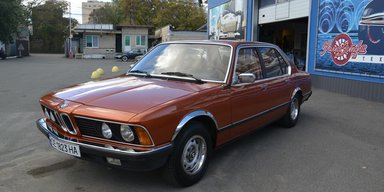 В Украине обнаружили редкий BMW 70-х с очень интересной историей (фото)