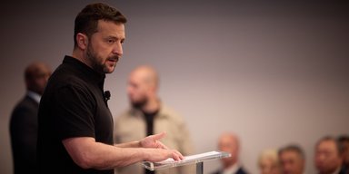 Зеленский собирается лично приехать в Рамштайн и попросить больше оружия, — Spiegel