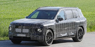 Новий флагман: найбільший кросовер BMW помітили під час тестів (фото)