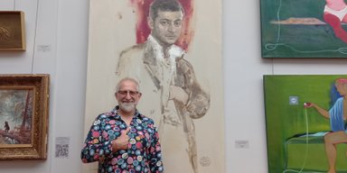 Президент Зеленский стал императором. Чем удивляют первые с начала войны выставки в Киеве
