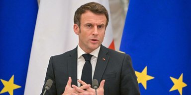 Неуместно быть трусом: Макрон призвал союзников усилить поддержку Украине