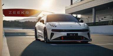 Geely та Volvo показали спортивний електромобіль із великим запасом ходу (фото)