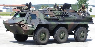 Сотні БТР та автівок: Німеччина анонсувала військову допомогу на €500 млн для України