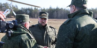 "Нічого з ними жартувати": Лукашенко вимагає знищувати порушників кордонів із інших країн
