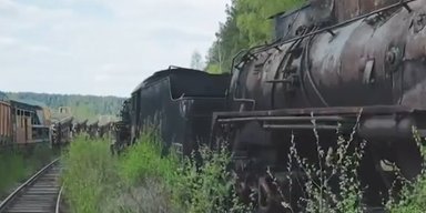 Проіржавіли, поки чекали: у РФ підготували кладовище паровозів на випадок ядерної війни (фото, відео)