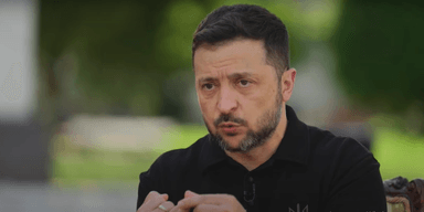 Тривалість мобілізації, релігійні "утиски" і корупція в Україні: Зеленський дав інтерв'ю Шапіро (відео)