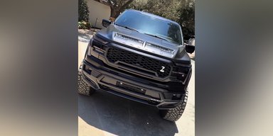 Дуэйн "Скала" Джонсон похвастался навороченным пикапом Shelby (видео)