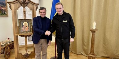 Італійський політик, який розкритикував росіянку Захарову, набив собі татуювання з гербом України (фото)
