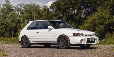 Одна из 200: на торги выставлена малоизвестная спортивная Mazda 90-х с полным приводом (фото)