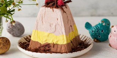 Красивая и очень вкусная: как приготовить трехслойную творожную пасху