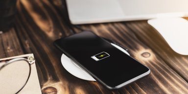 Почему смартфоны нужно заряжать до 80% и продлевает ли это срок их службы: ответ экспертов