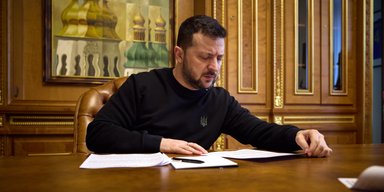 Зарплата, оренда й відсотки: Зеленський оприлюднив декларацію за 2023 рік