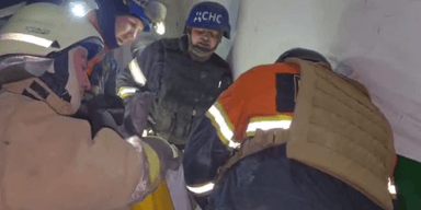 Завалило плитами: у Харкові врятували чоловіка після нічної атаки Shahed (відео)
