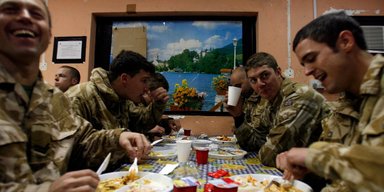 Индекс пиццы Пентагона и лобстеров в армии США: как еда показывает, что США готовятся к войне