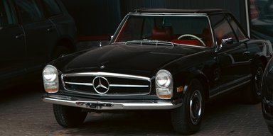 Справжній ексклюзив: в Україні помітили Mercedes із фільму "Достукатися до небес" (фото)