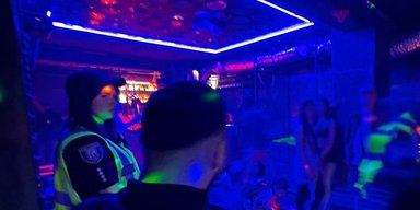 У день жалоби в гей-клубі Києва влаштували гучну вечірку: на захід нагрянула поліція (фото)