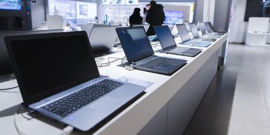 Ціни на смартфони та комп'ютери в Україні різко зростуть: яка причина