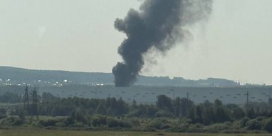 В Екатеринбурге дроны атаковали еще один склад Wildberries: столбы дыма над фурами (видео)