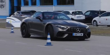 Новейший спорткар Mercedes-AMG провалил тест на управляемость (видео)