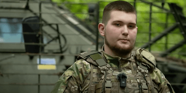 "У кіно такого не покажуть": 20-річний боєць НГУ самотужки знищив взвод БТР у Работиному (відео)