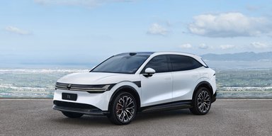 Запас ходу 780 км і швидка зарядка: Geely та Volvo показали дешевий електрокросовер (фото)