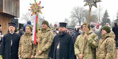 Майже 1400 людей: на Буковині встановили рекорд з наймасовішого виконання колядки (фото, відео)
