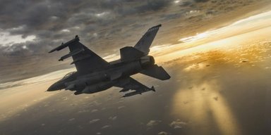 Перші десять винищувачів F-16 прибули в Україну 31 липня, — The Economist