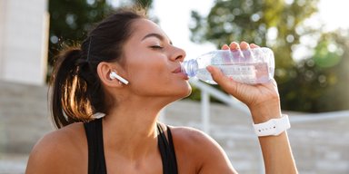 Скільки потрібно пити? Як вода впливає на апетит та втрату ваги