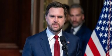 "Странная идея": Вэнс заявил, что не верит в победу Украины
