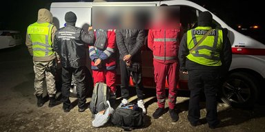 Спроба втечі через кордон: на Закарпатті зупинили "швидку" з ухилянтами (фото, відео)