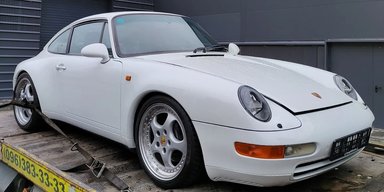 Класика 90-х: в Україні з'явився знаменитий спорткар Porsche (фото)