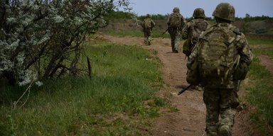 "Місяцями тримають позиції": доброволець із Норвегії вказав на проблеми з ротаціями в ЗСУ (відео)
