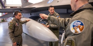 "Запад безумно опаздывает": почему F-16 продают Аргентине вместо Украины