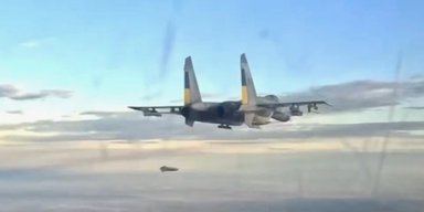 Су-27 умеет сбрасывать бомбы AASM-250 Hammer: в сети появилось подтверждающее видео