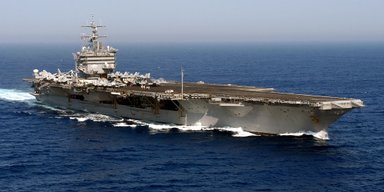У США за $536,75 доларів знищать авіаносець, який оцінюють у 4,89 млрд доларів: що сталося