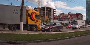 Нетрезвый работник ТЦК устроил несколько ДТП и гонки с полицией (видео)
