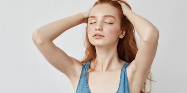 Как перестать сильно потеть в жару: 5 советов по питанию на каждый день