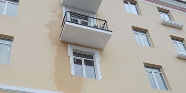 Ілюзія ремонту: у Маріуполі показали, як "відновлюють" будинки (відео)