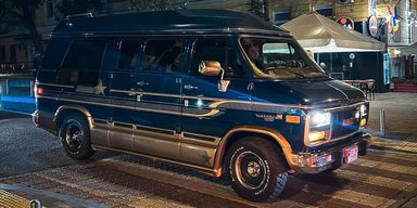 Король перевозок: в Украине заметили роскошный микроавтобус от General Motors (фото)