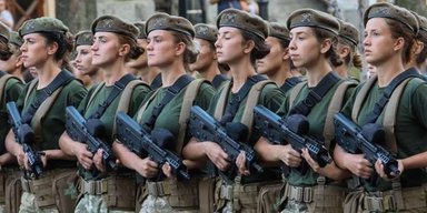 "Шукають любовний інтерес у Європі": Безугла закликала мобілізувати жінок в Україні (фото)