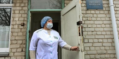 Спасти медика. У врачей нет самого необходимого, но тестировать их тоже не хотят