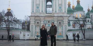 Волонтер Стерненко зробив пропозицію: що відомо про його обраницю (фото)