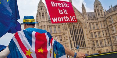 Убит под Вестминстером. Лондон застыл между отсрочкой Brexit и хаосом